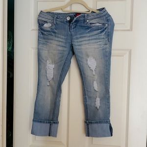 Almost Famous Cropped jeans
